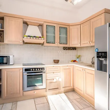 Lunar * Glastros (Mykonos)