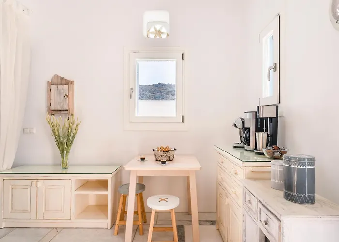 Lunar * Glastros (Mykonos)