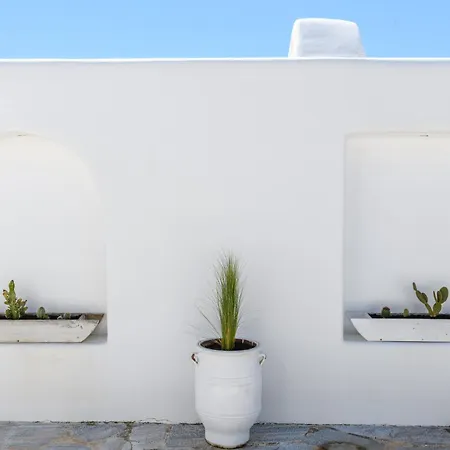 Lunar * Glastros (Mykonos)