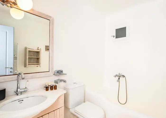 Lunar Glastros (Mykonos)