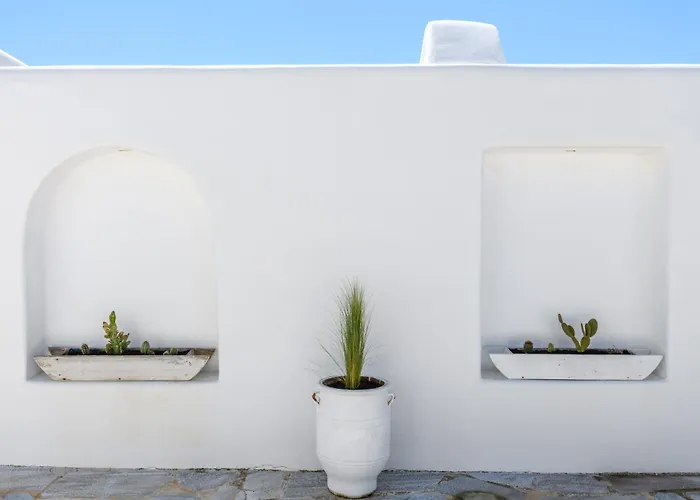 Lunar * Glastros (Mykonos)