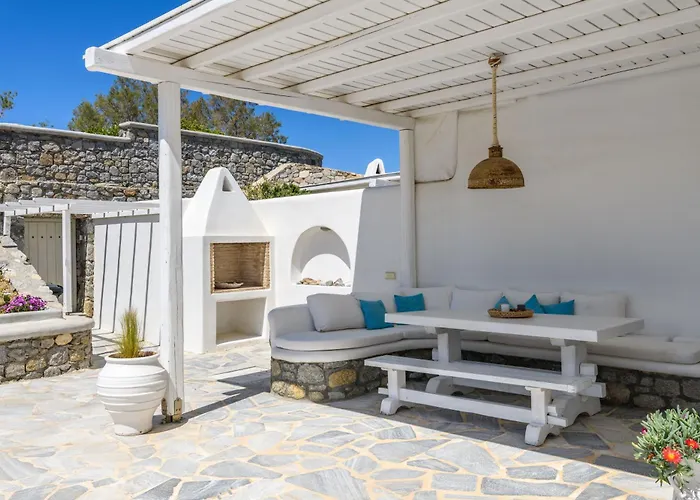 Lunar Holiday home *